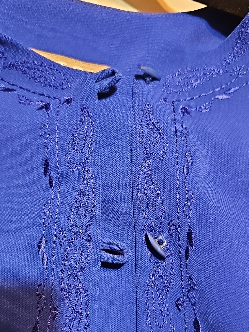 NWT Norton McNaughton Blouse Embroidered Blue Button Up Medium Petite Top - Picture 7 of 7